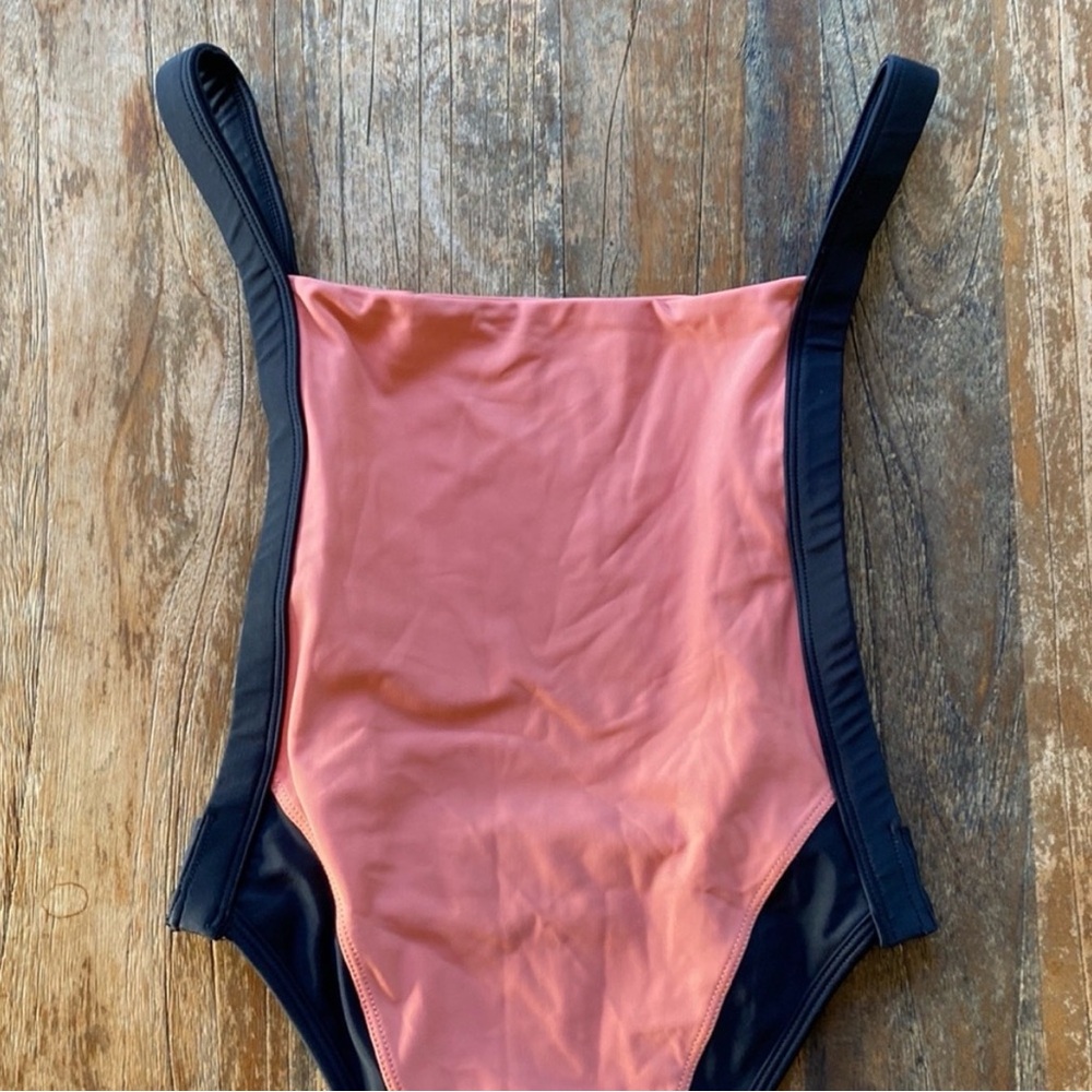 High-Cut Two-Tone One-Piece Swimsuit - Pink and Black - Picture 6 of 10
